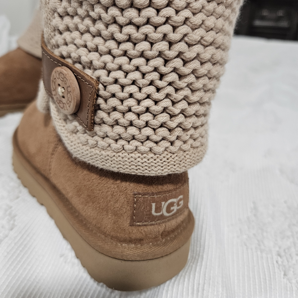 Ugg Chestnut Knit Boots - Picture 3 of 10